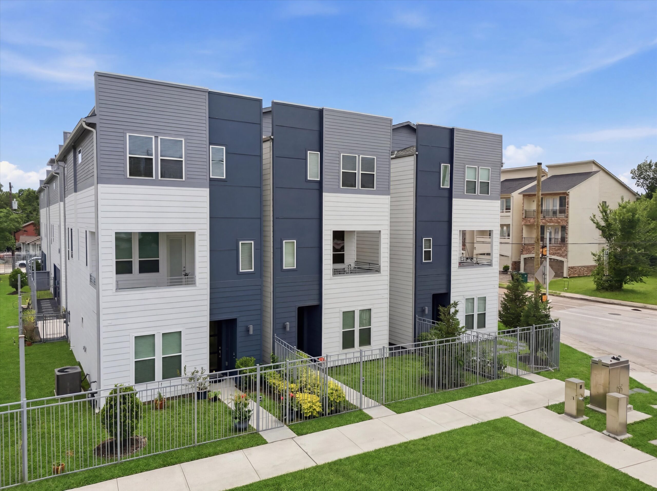 Hardy Skyline Exterior